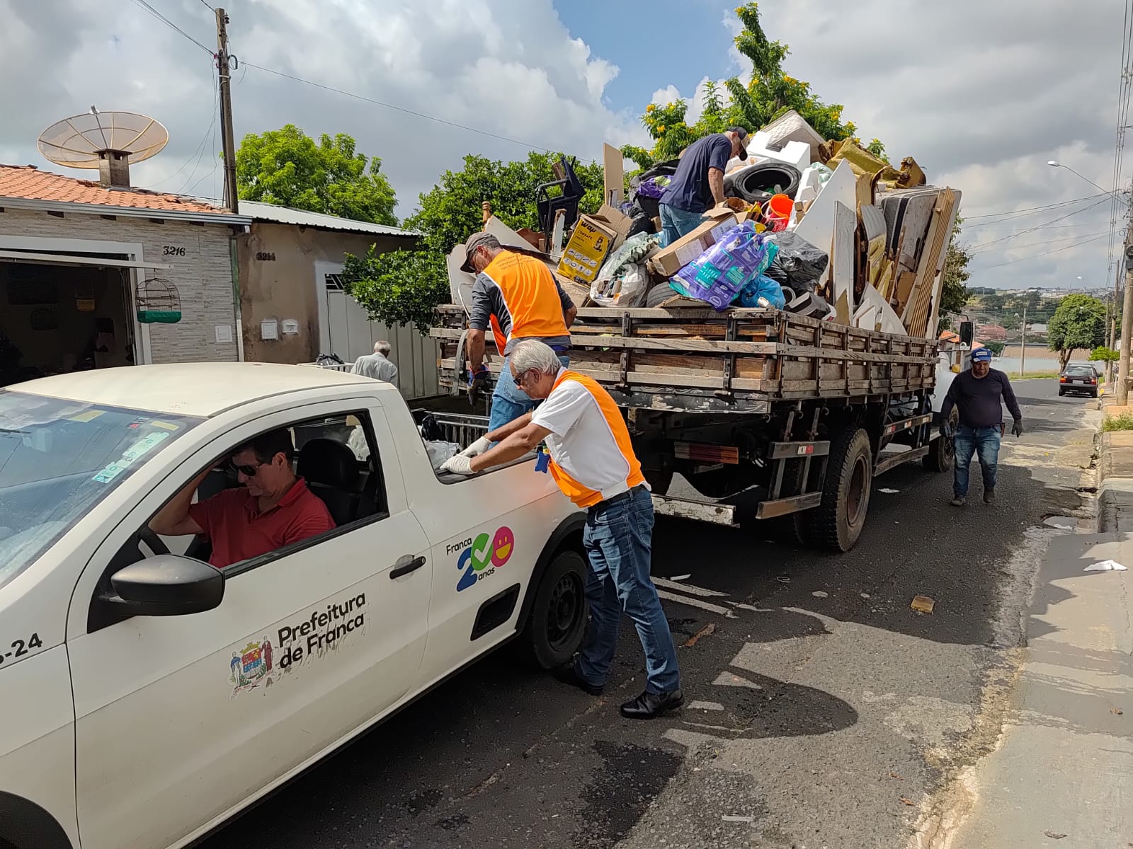 Franca retira 5,8 toneladas em ação contra dengue no Brasilândia