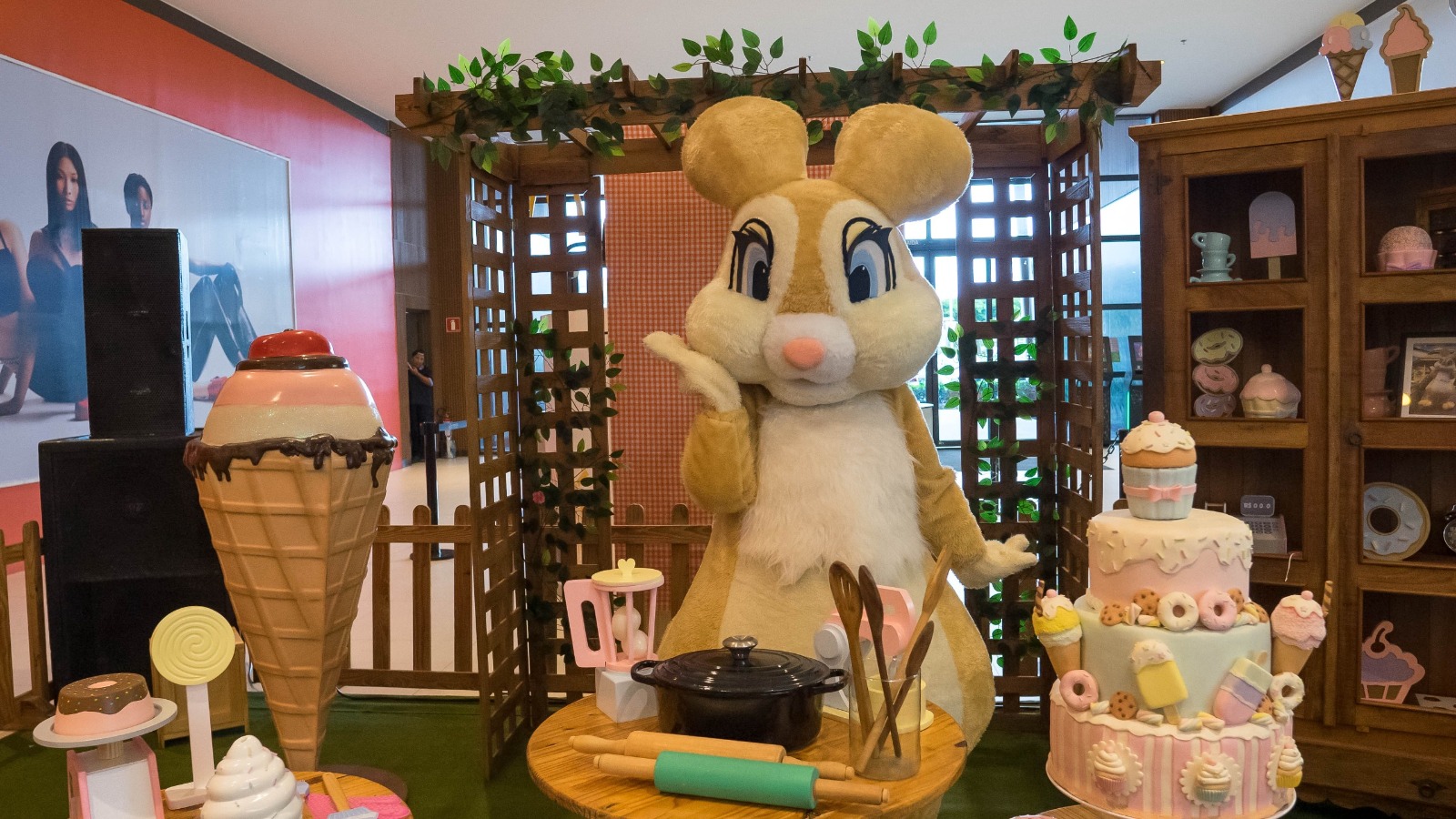 Franca Shopping celebra a Páscoa com chegada do Coelhinho e labirinto temático