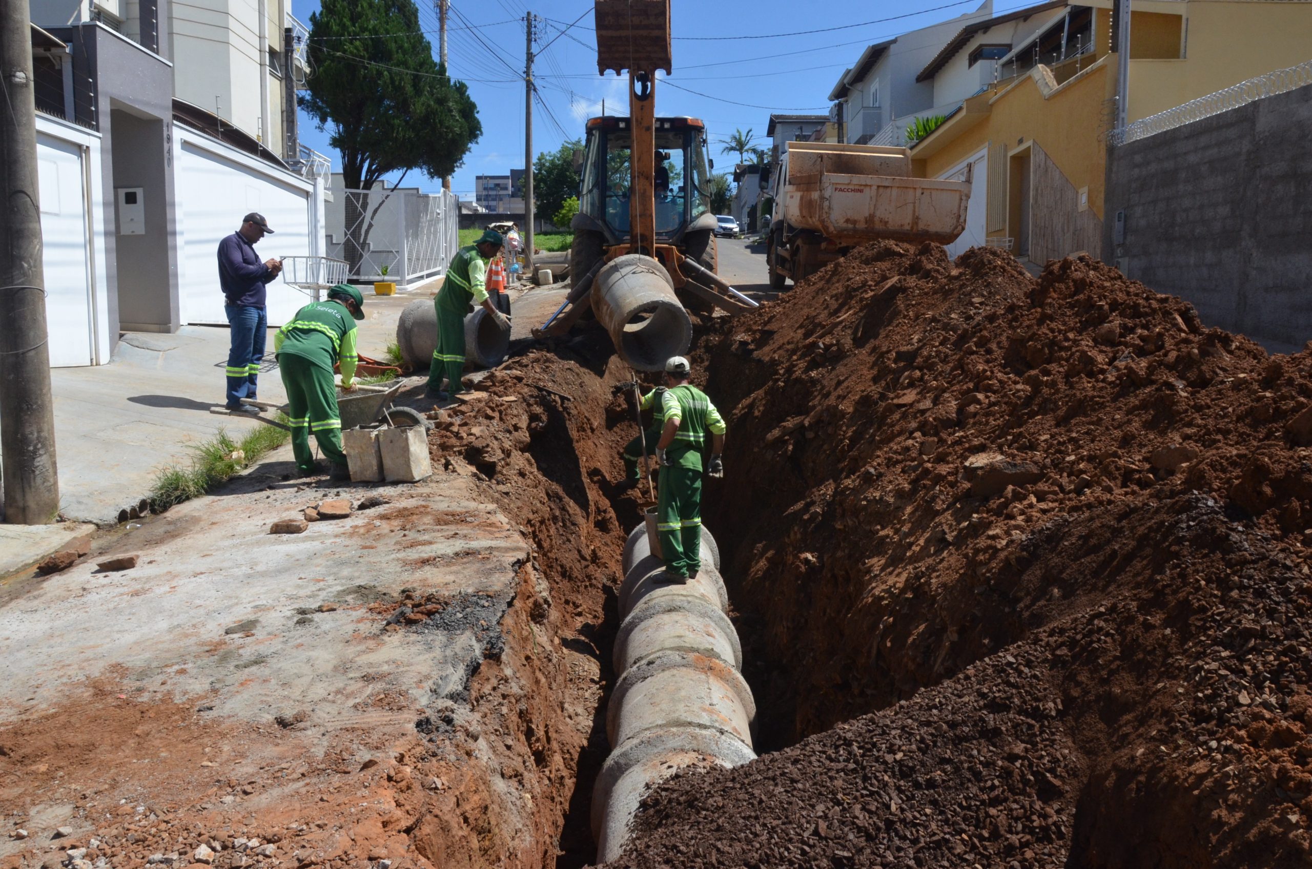 Obras recuperam rede de galerias e avançam no bairro Santo Agostinho