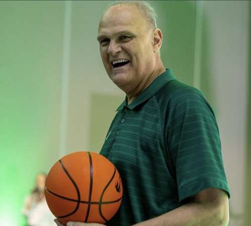 Aos 68 anos, morre ex-jogador Oscar Schmidt, “Mão Santa” e desafeto dos francanos