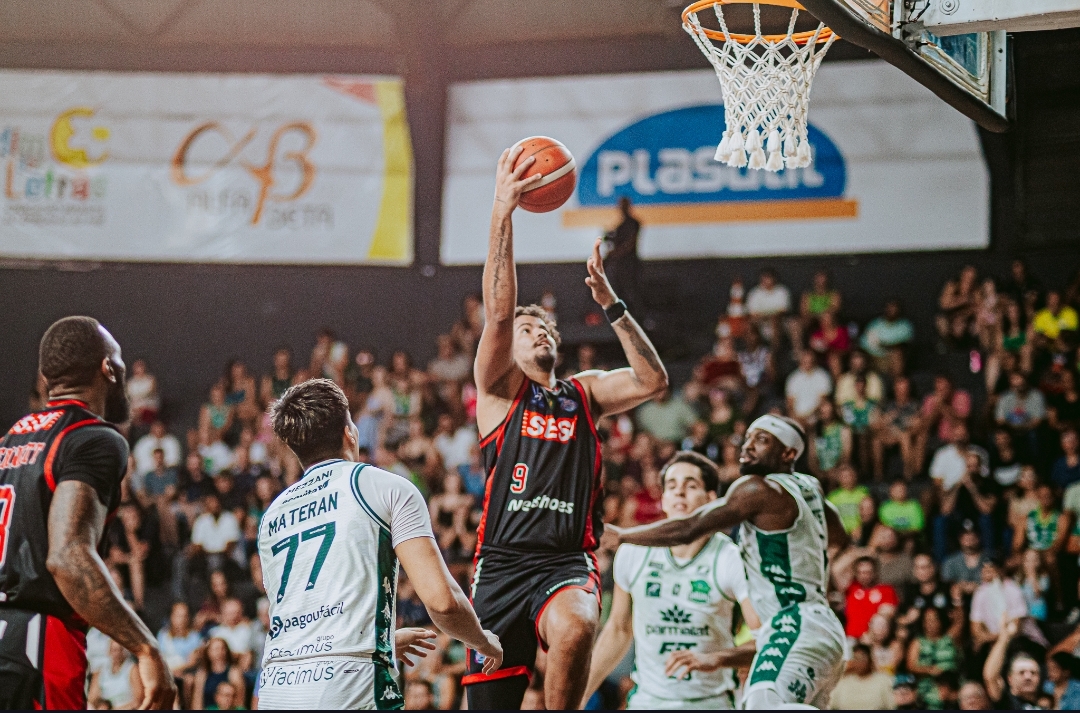 Sesi Franca mantém liderança do NBB após vencer Bauru; Flamengo apanha do Minas