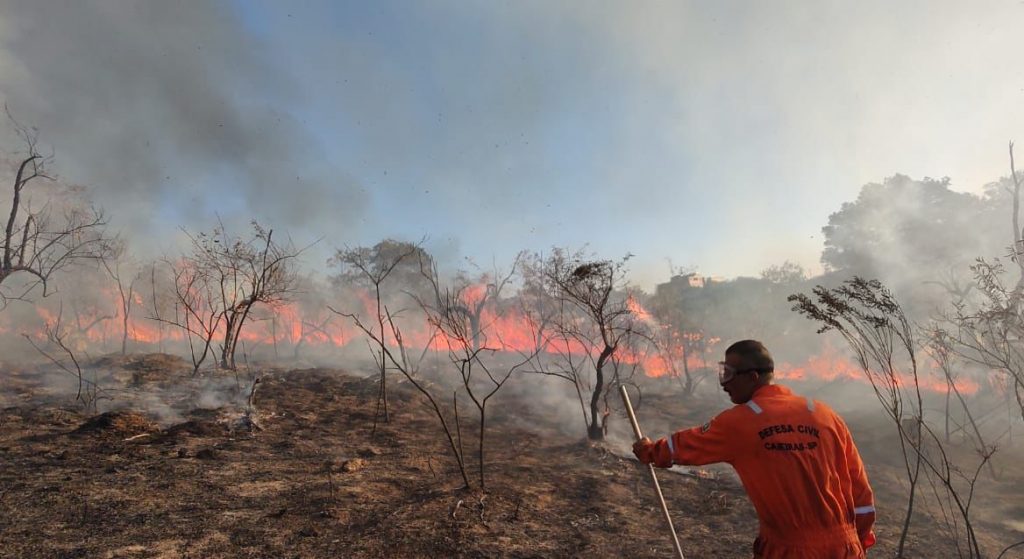 Defesa Civil alerta para aumento do risco de incêndios em SP e monitora El Niño