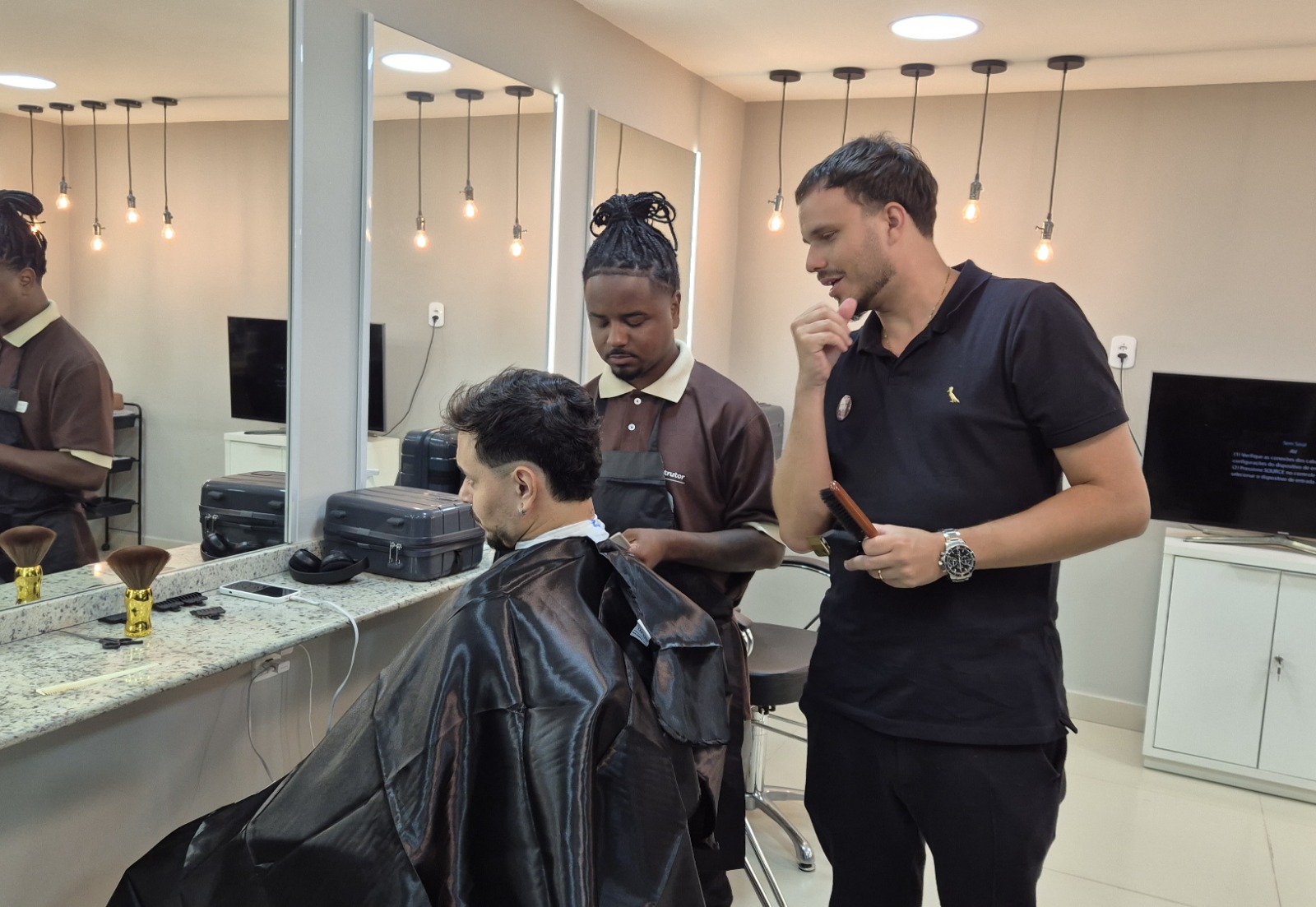 Dia do Barbeiro: descubra como ganhar destaque no mercado de beleza masculina