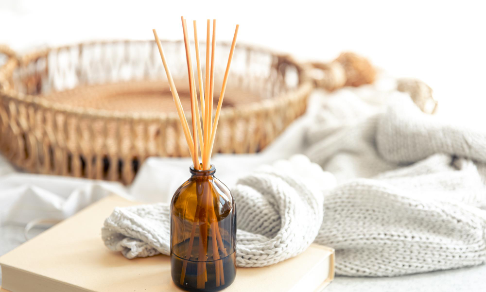 Como fazer um difusor de ambiente bem cheiroso para deixar sua casa com a sua cara!