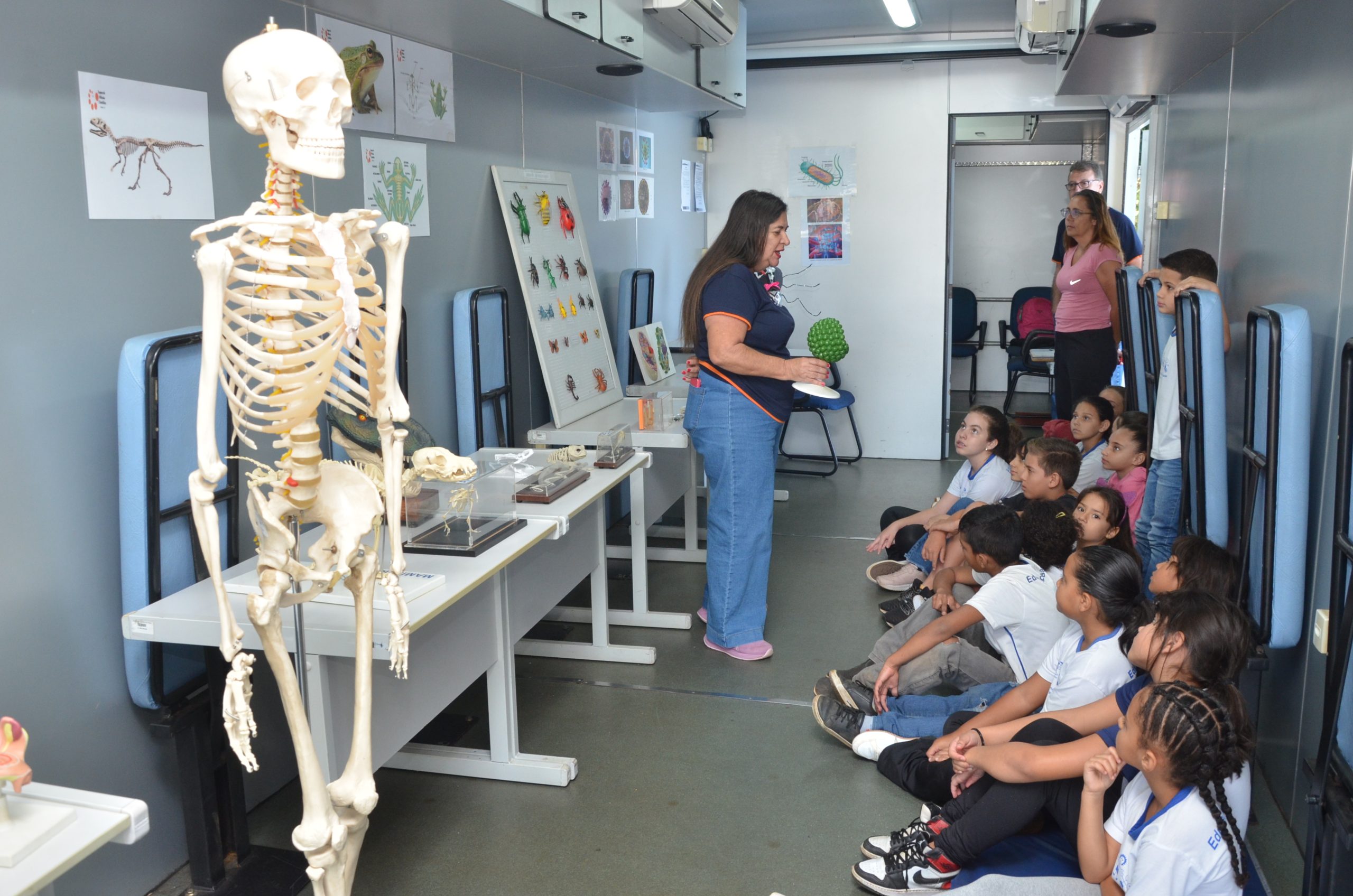 Projeto ‘Ciênciamóvel’ percorre escolas de Franca com exposições interativas