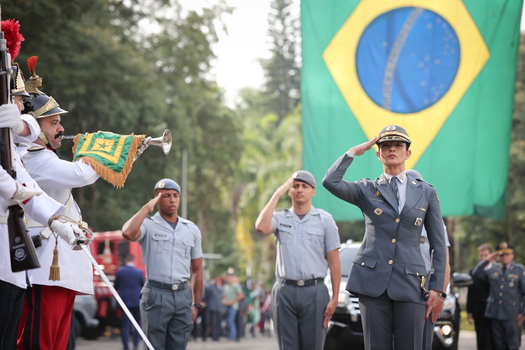 Conheça a mulher que comanda 81 mil integrantes da Polícia Militar do Estado de SP