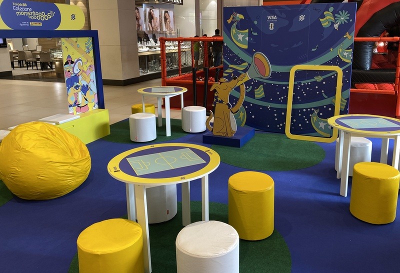 Copa do Mundo movimenta troca de figurinhas no Franca Shopping