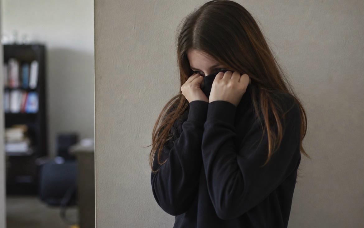 Timidez na vida adulta: Por que ela insiste em não desaparecer com o tempo?