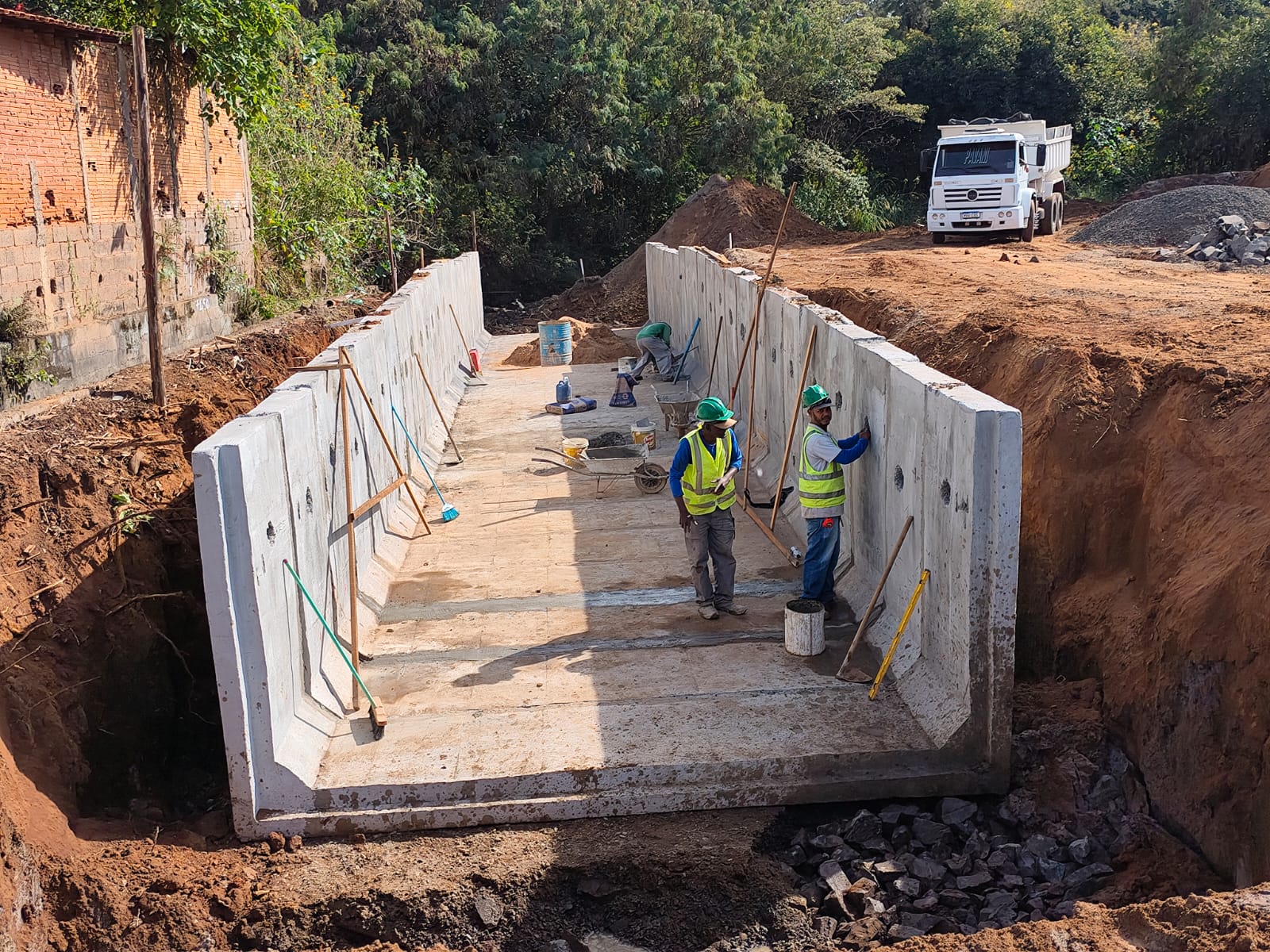 Obra antienchente no Jardim Palmeiras avança; trânsito terá mudanças em breve