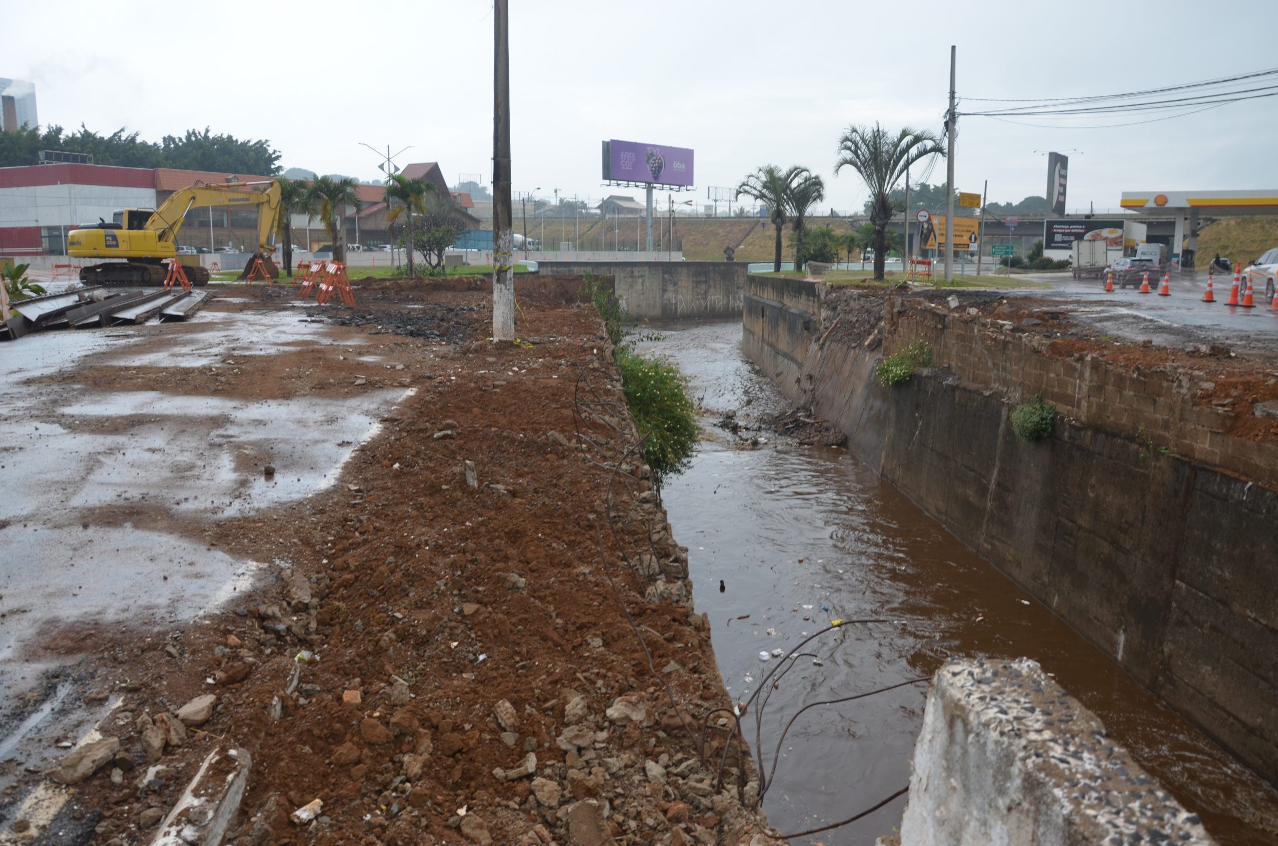 Obras no Córrego dos Bagres avançam com intervenções e novas rotas no trânsito