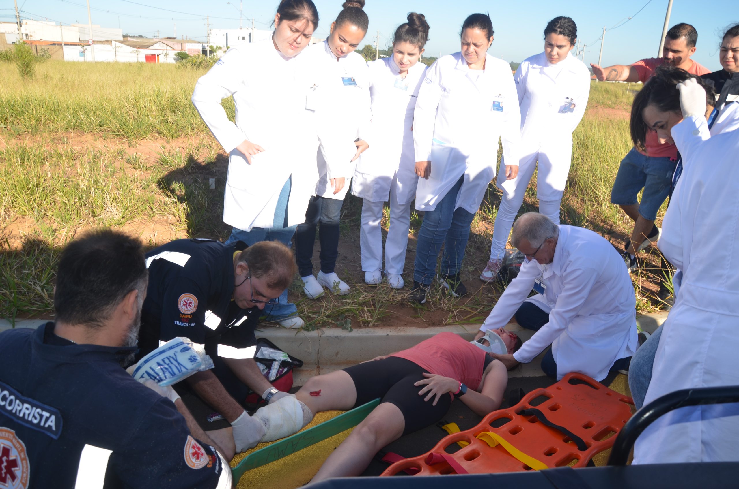 Simulado do SAMU mobiliza equipes em acidente entre carro e moto em Franca