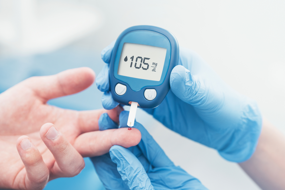 Glicemia em jejum pode esconder picos ao longo do dia; o que observar no diabetes
