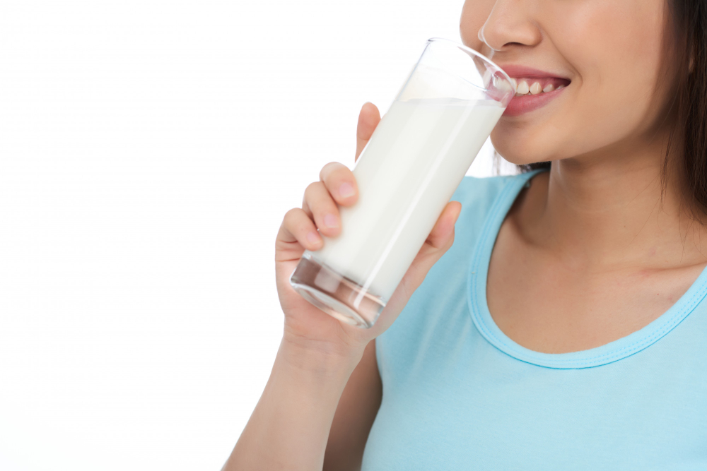 O que realmente muda entre leite cru, pasteurizado e longa vida? Veja as diferenças