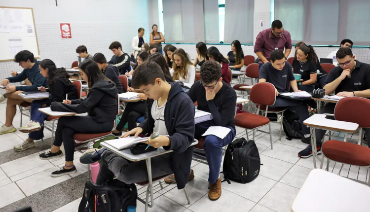 Veja como ser fiscal das provas do Enem em 2026: ganho pode chegar a até R$ 1.728