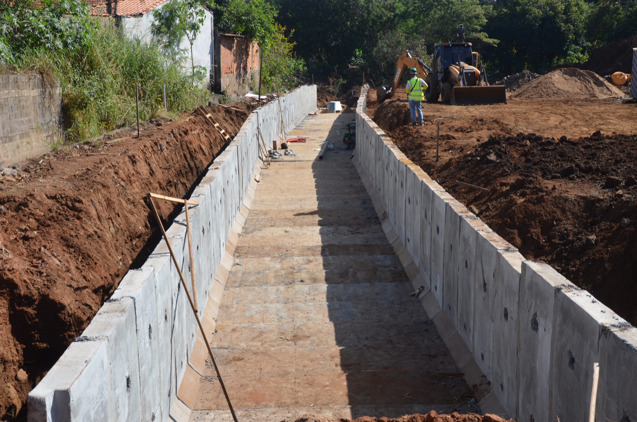 Obra antienchente avança com instalação de novas galerias no Jardim Palmeiras
