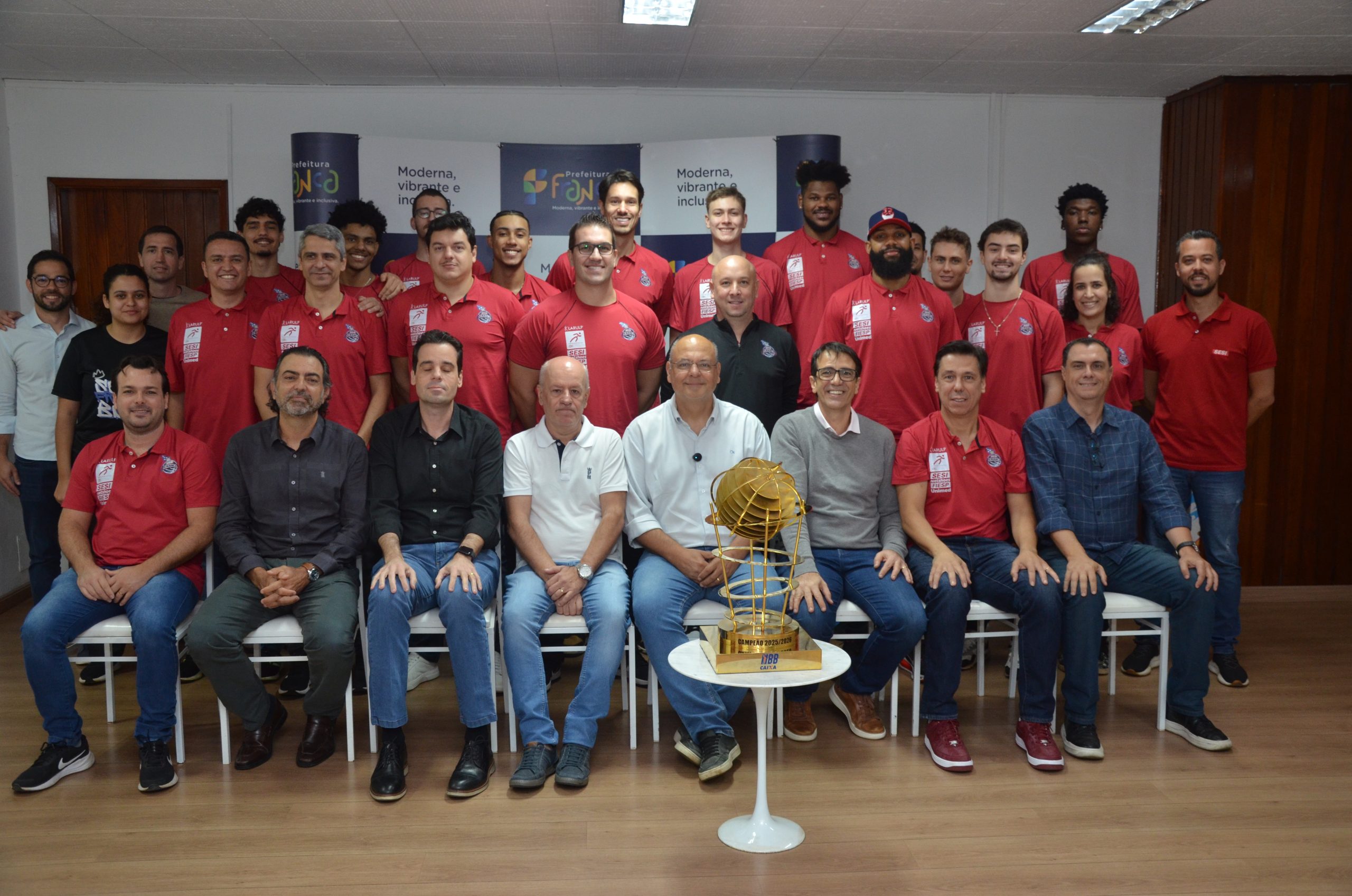 Sesi Franca visita Prefeitura e novo plano para o Poliesportivo é anunciado