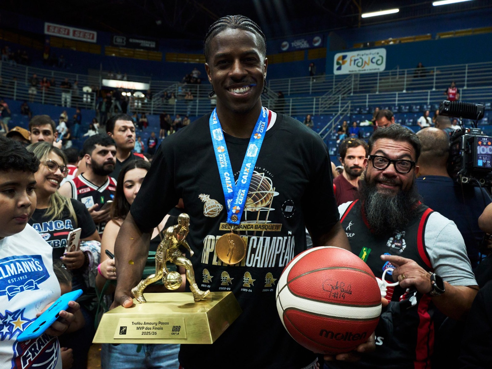 Georginho é eleito MVP das finais, entra em grupo seleto e coroa temporada histórica