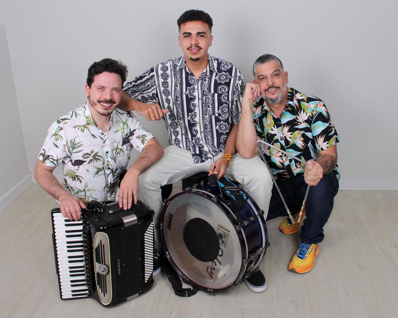 Banda Relô Rolô se apresenta no Arraiá da Feira de Quem Faz no SESI neste sábado, 20