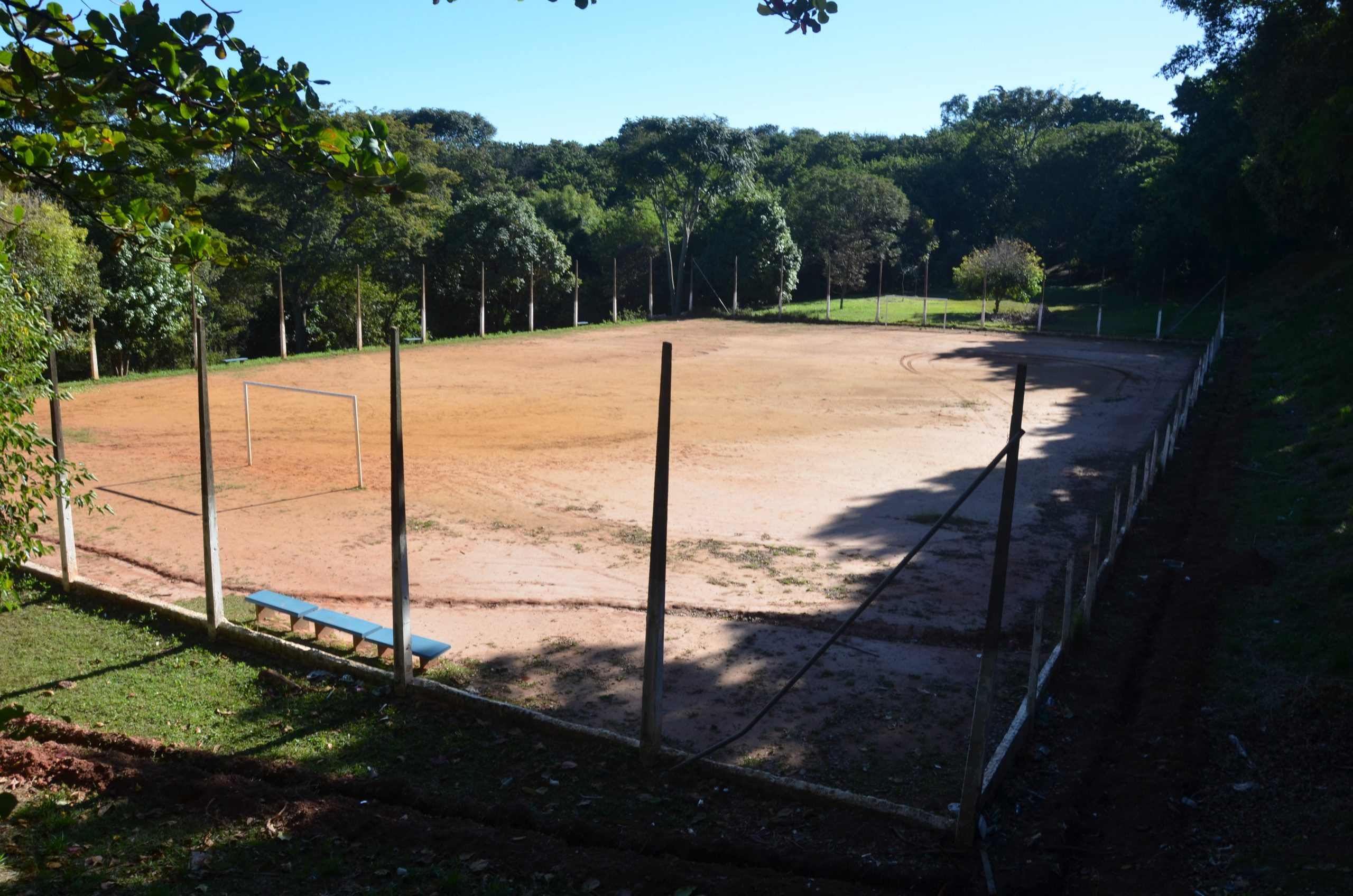 Prefeitura inicia obras de iluminação e segurança em centro esportivo do Portinari