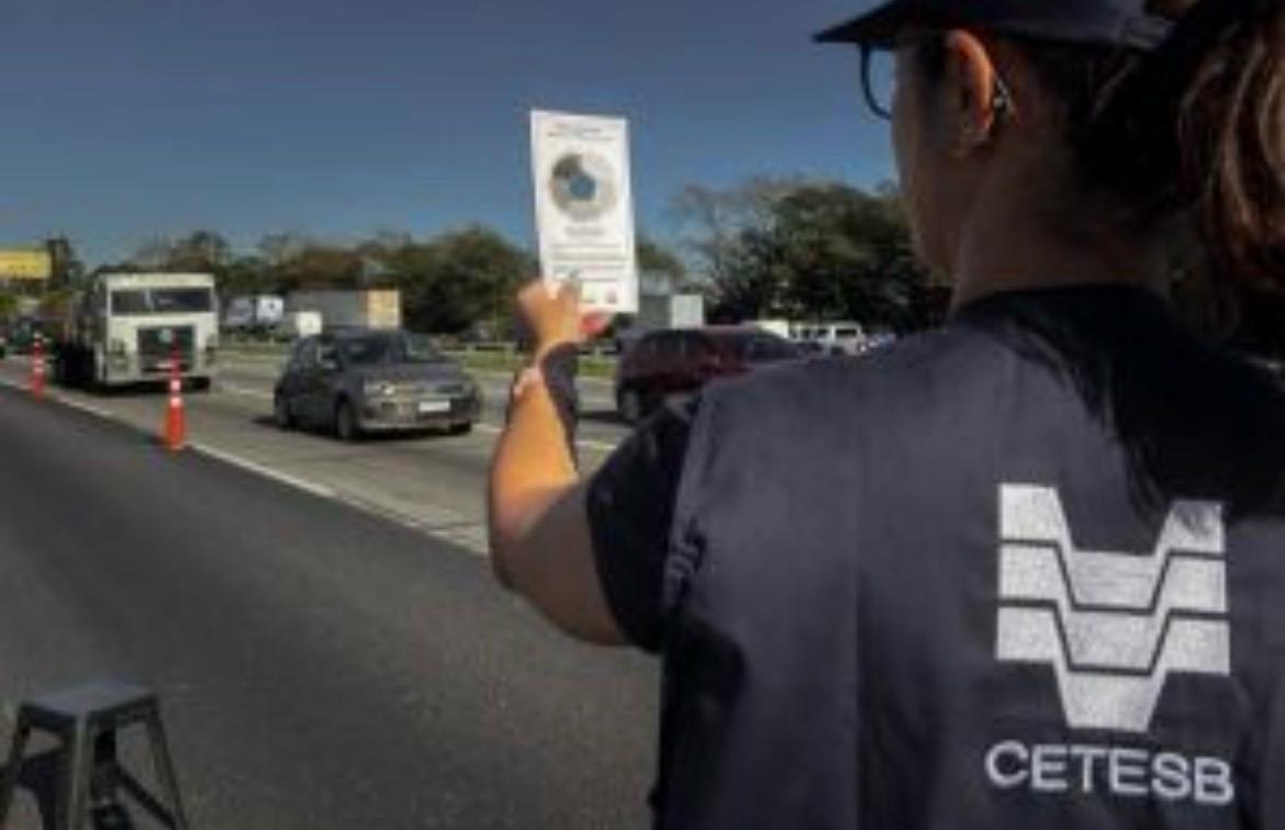 Megaoperação da Cetesb fiscaliza 612 ônibus e caminhões em Franca, perto do Leporace