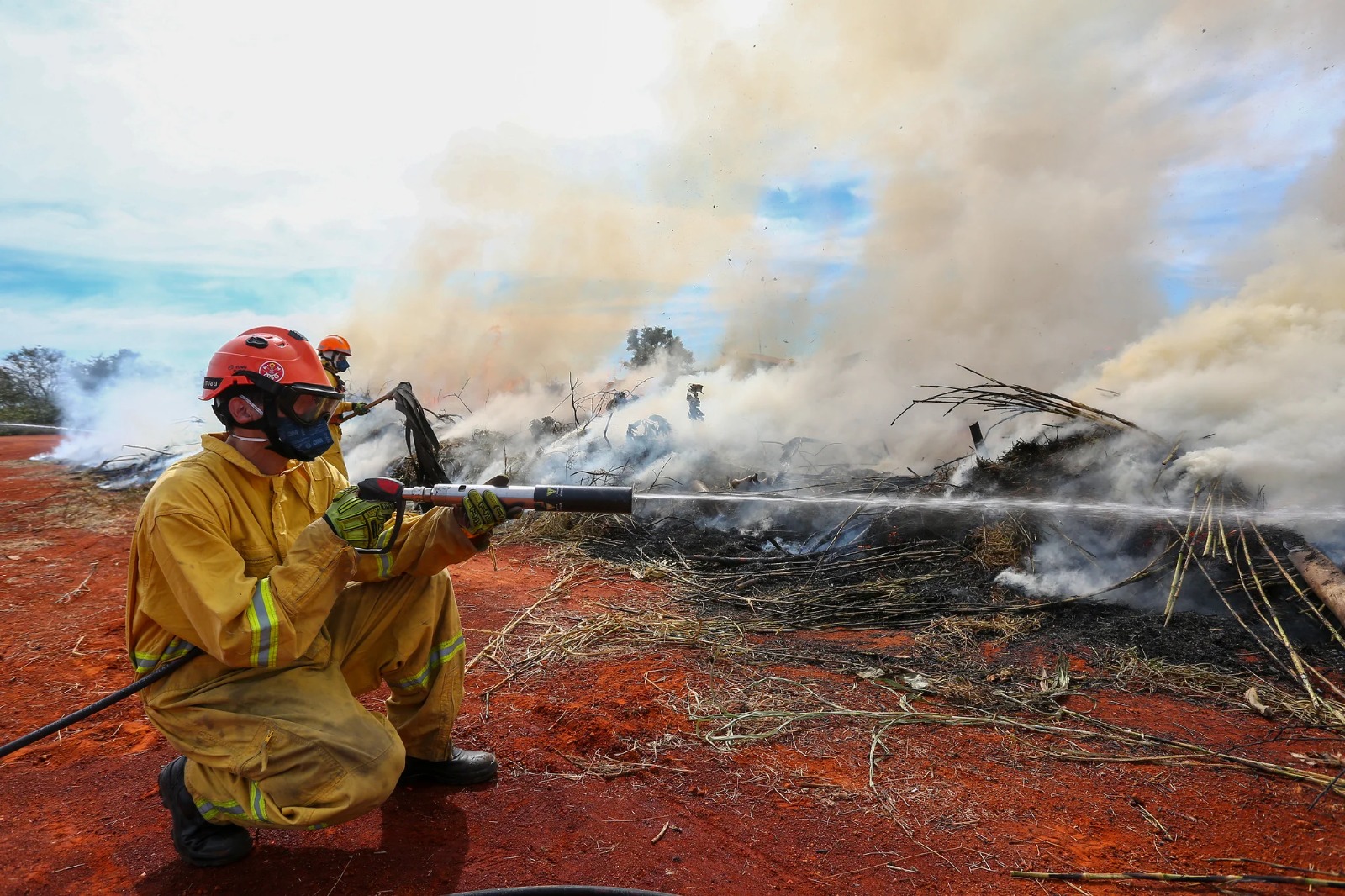 Defesa Civil faz alerta de emergência para incêndios na região de Franca no feriado