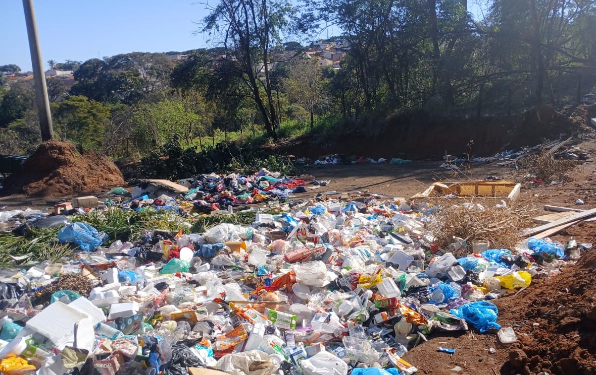 Região Oeste lidera pontos viciados de lixo em Franca com 71 locais mapeados