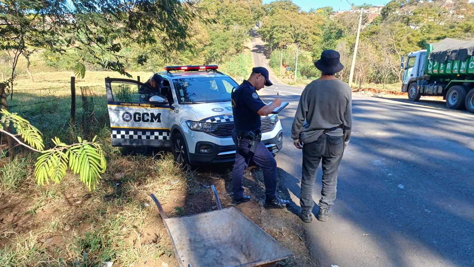 Guarda Civil de Franca aplica 100 autuações por lixo irregular e crimes ambientais