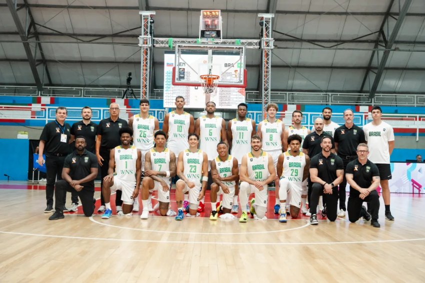 Armador Reynan faz 18 pontos e se destaca em vitória da Seleção Brasileira