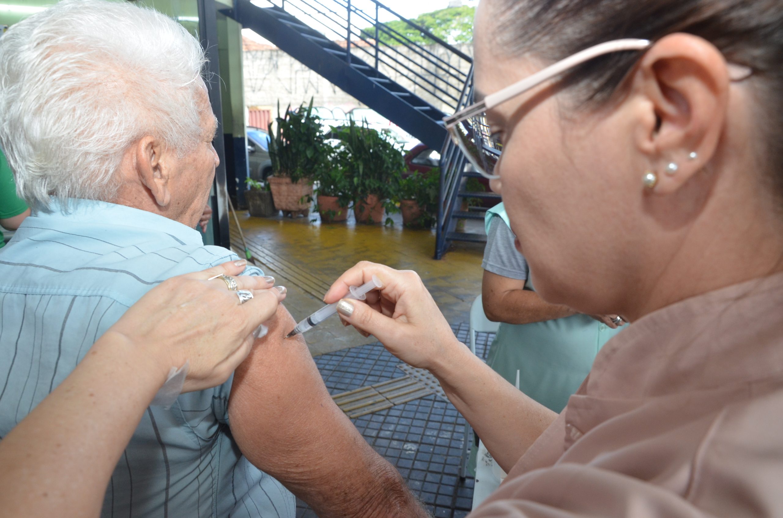 Poliesportivo de Franca recebe posto de vacinação contra a Influenza neste sábado, 4