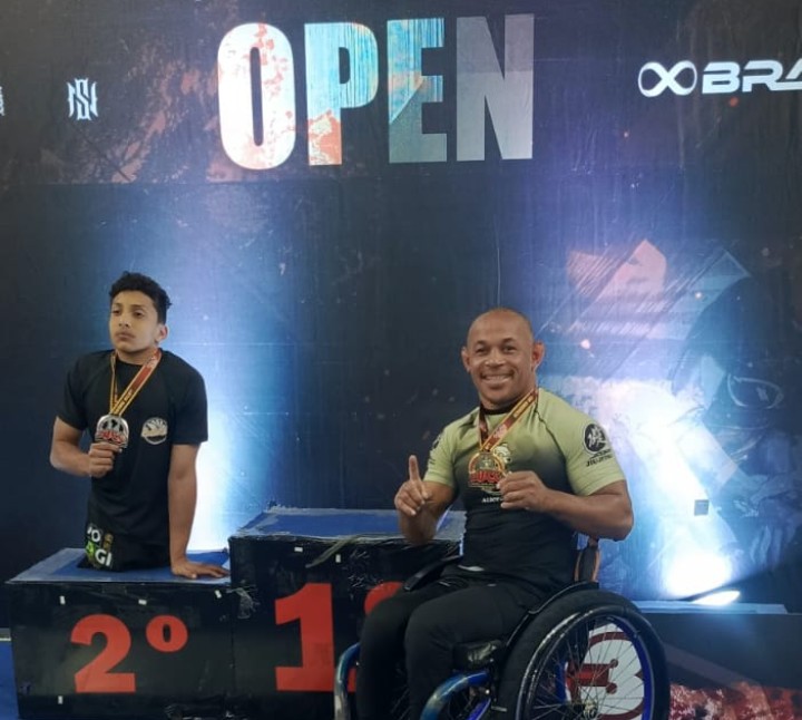 Paratleta de Franca vence competição de Grappling da América Latina e mira mundial