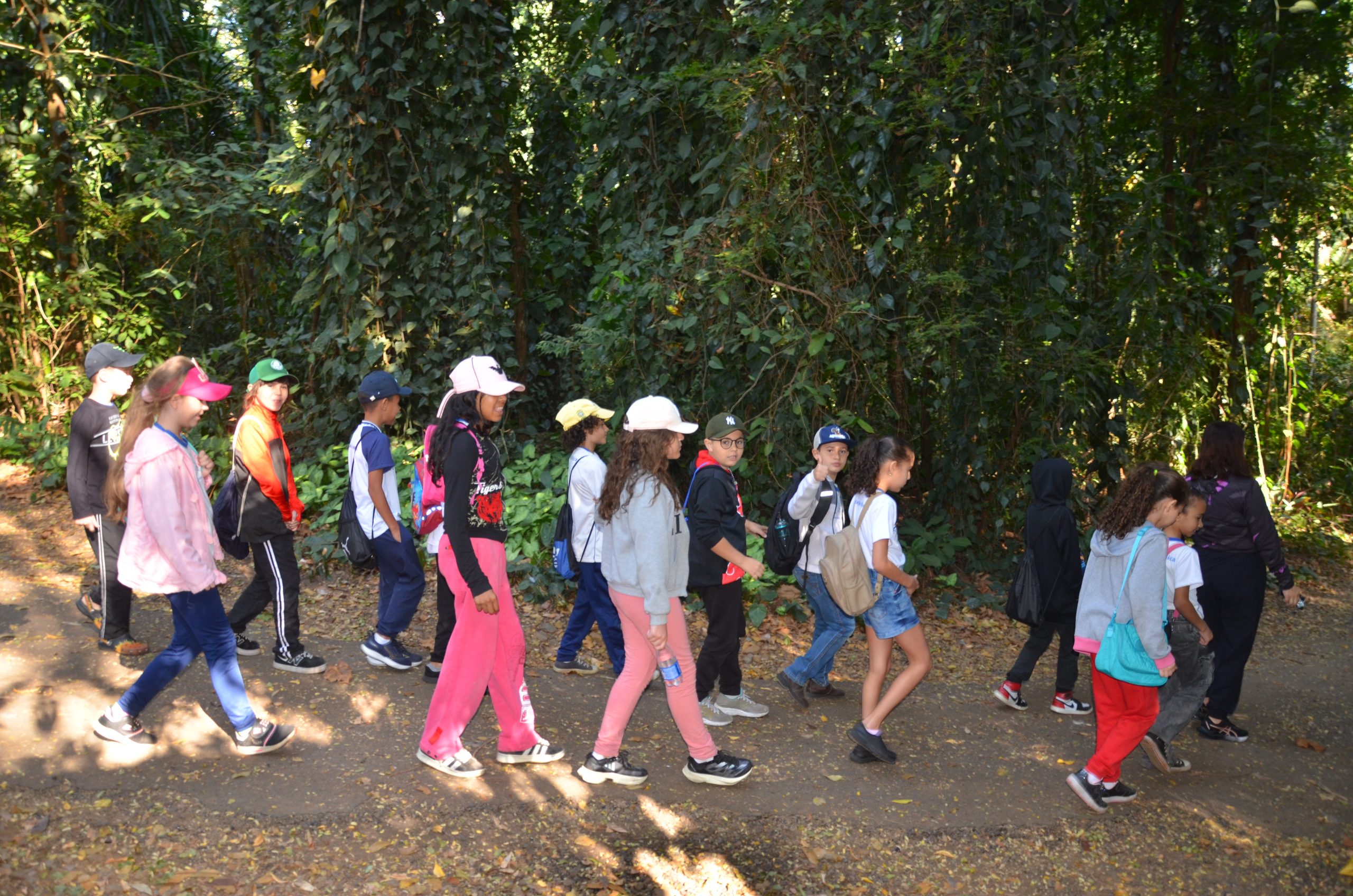 Zoobotânico de Franca faz ação de conscientização sobre queimadas com alunos