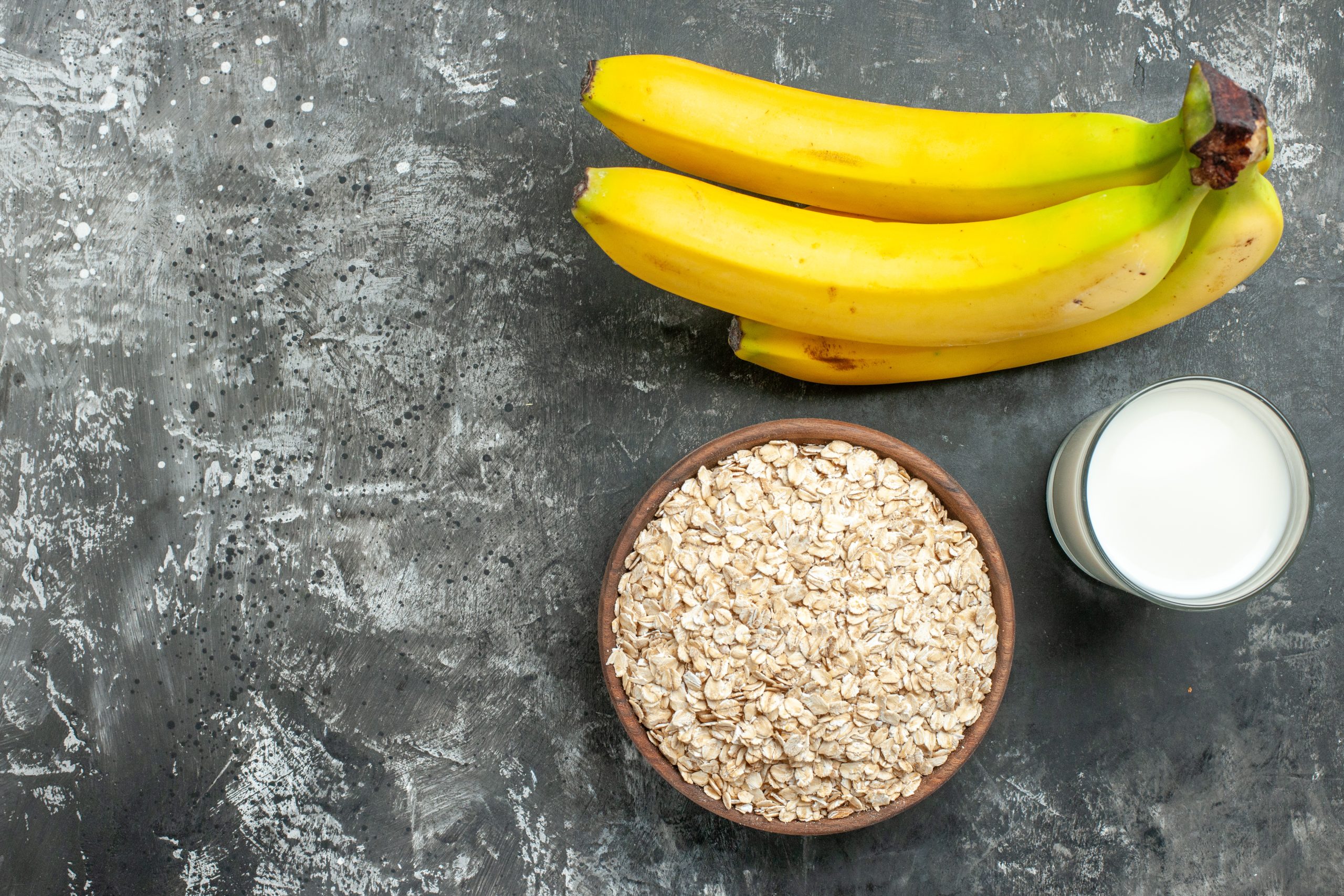 Banana com aveia ajuda a emagrecer? Veja a forma correta de consumir