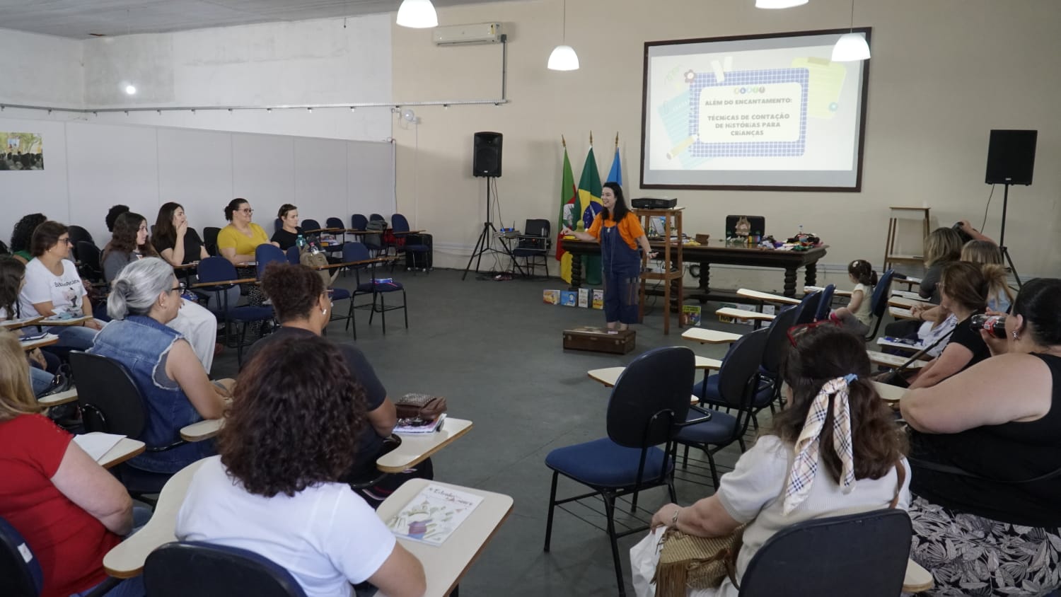 Orlândia reúne professores de Educação Infantil para formar em contação de histórias