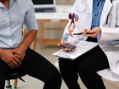 Saúde emocional pode afetar a vida sexual e urinária dos homens, alerta urologista