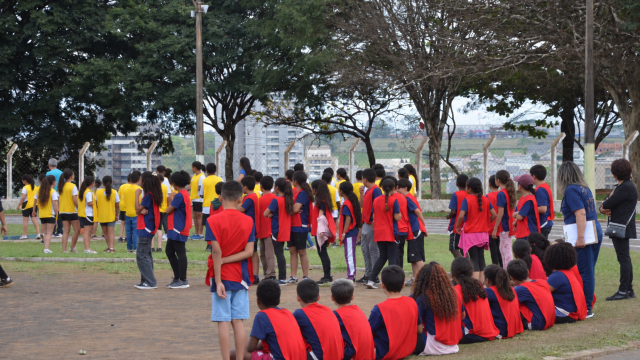 Festival de Atletismo reúne mais de 2,4 mil estudantes de Franca no Poliesportivo