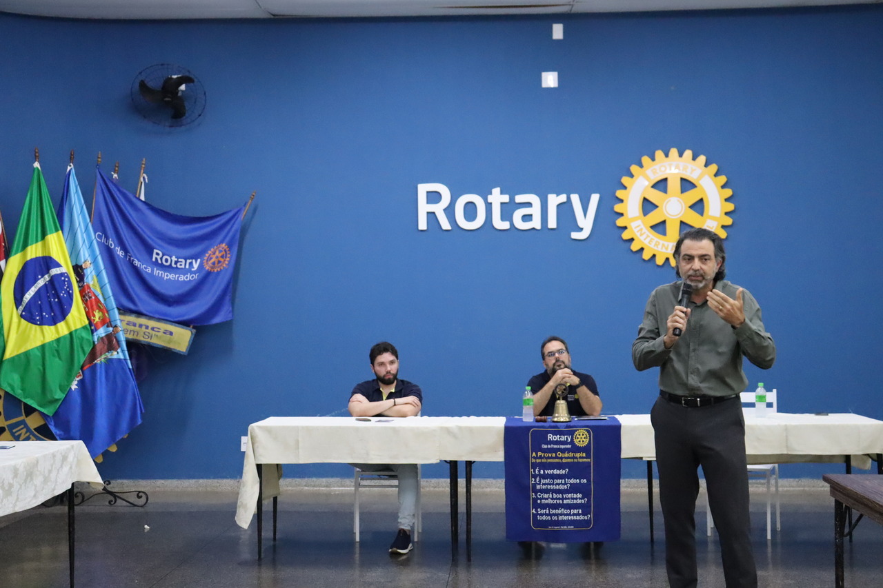 Presidente da ACIF apresenta “Franca Tem Voz” em encontro do Rotary Clube