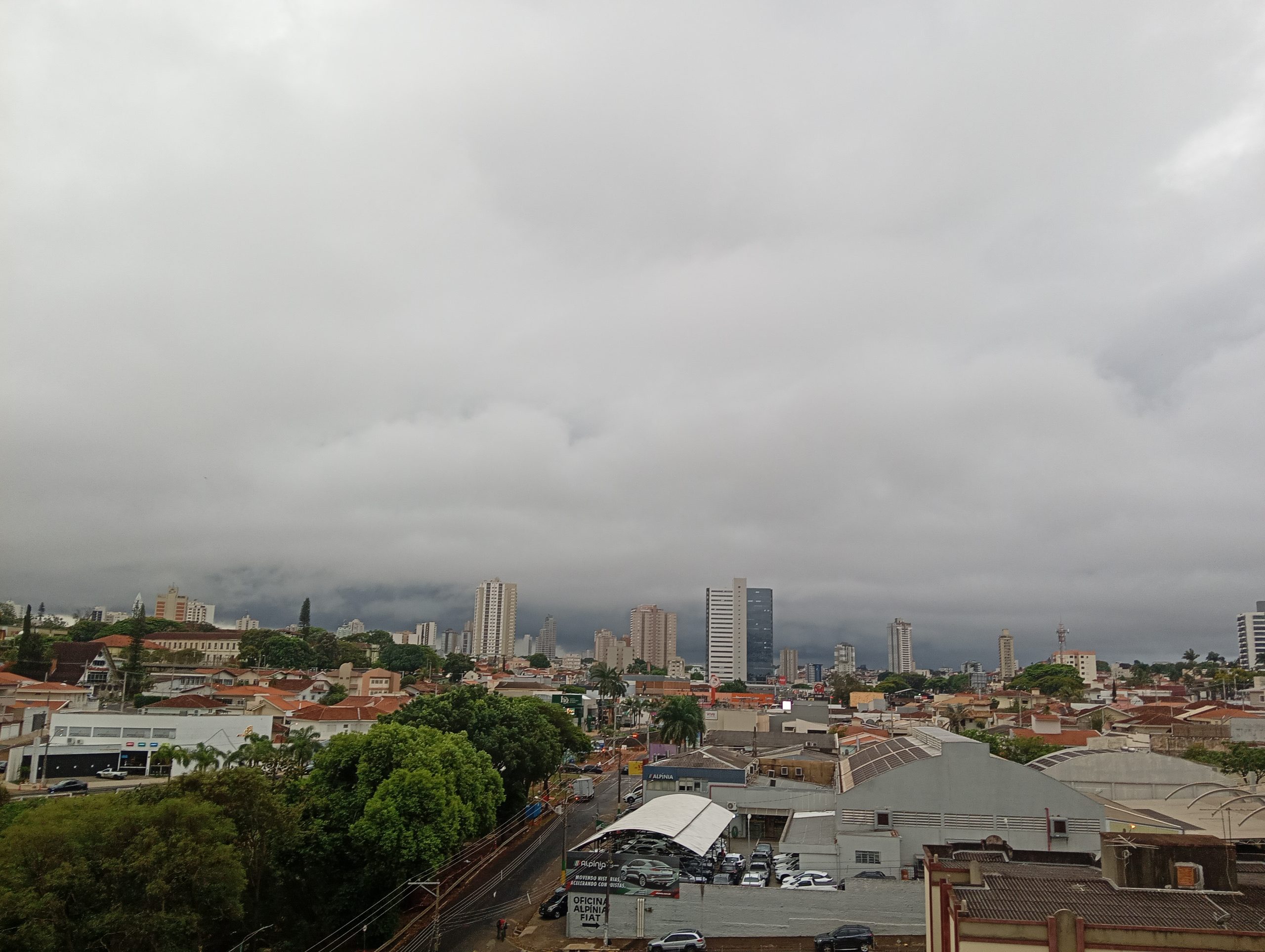 Franca e região têm sexta-feira nublada, fresca e com chance de chuva forte