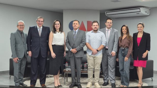 OAB Franca debate limites da cobertura criminal em roda de conversa concorrida