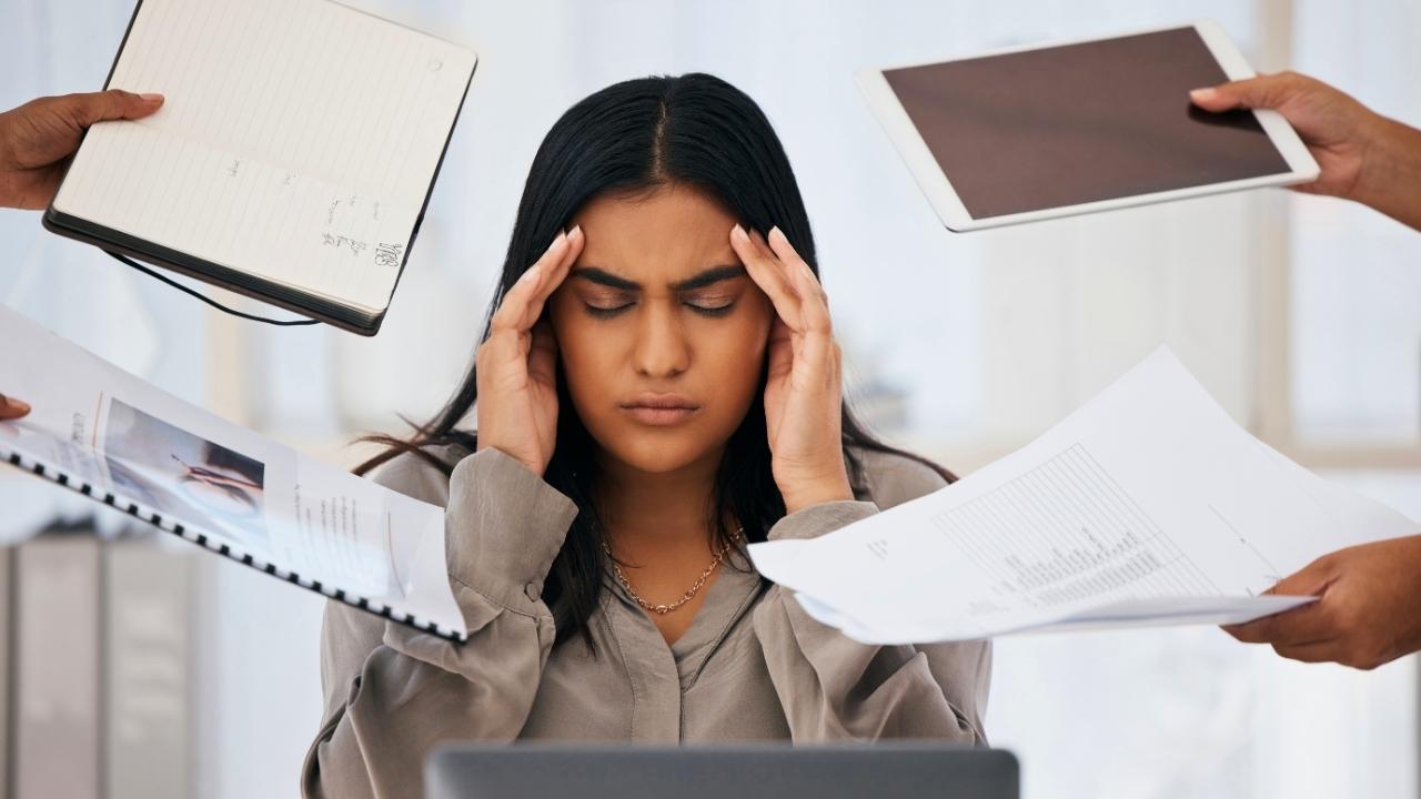 Por que as mulheres são as maiores vítimas do burnout? Especialistas explicam