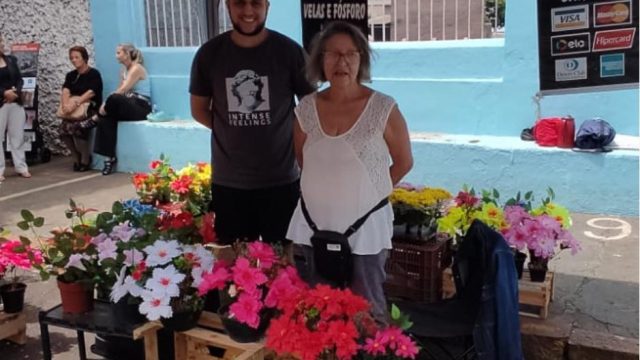 Vender flores nos cemitérios públicos de Franca vai custar no mínimo R$ 191,20 diz Prefeitura