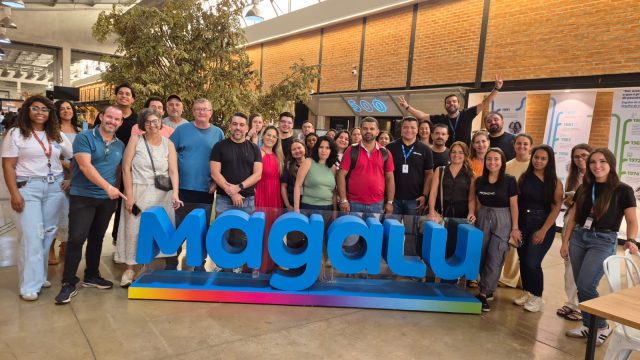Magalu recebe mais de 30 empresários francanos do Projeto E-Commerce do Sebrae