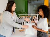 Black Friday e fim de ano criam vagas temporárias e abrem portas para novos profissionais
