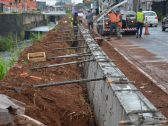 Prefeitura de Franca começa a instalar defensas de concreto no Córrego Cubatão