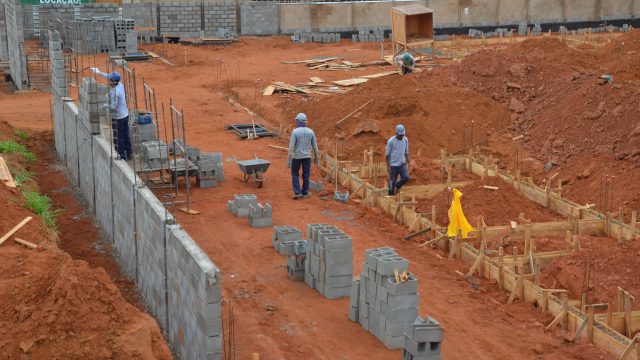 Nova Policlínica de Franca avança com obras na fundação