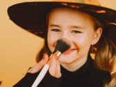 Halloween: veja as orientações para a compra e uso de acessórios típicos da data